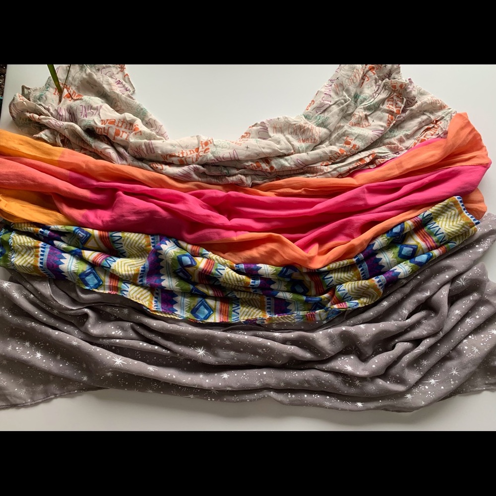 Lot of Lightweight Scarves - Disney, Coldwater Creek, Old Navy - Picture 2 of 6